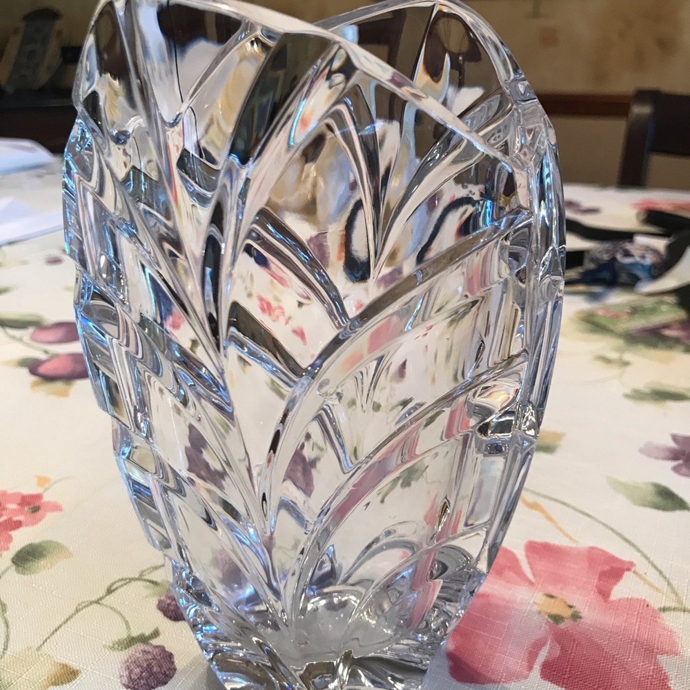 MIKASA SIGNED CRYSTAL VASE 1980s - Picture 3 of 13